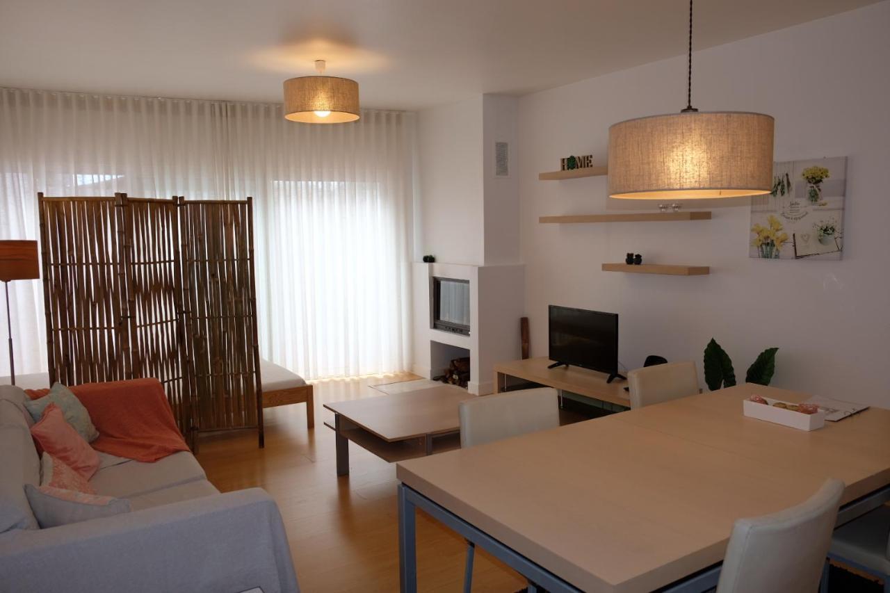 A Casa Do Terraco Apartment ปอนตาเดลกาดา ภายนอก รูปภาพ