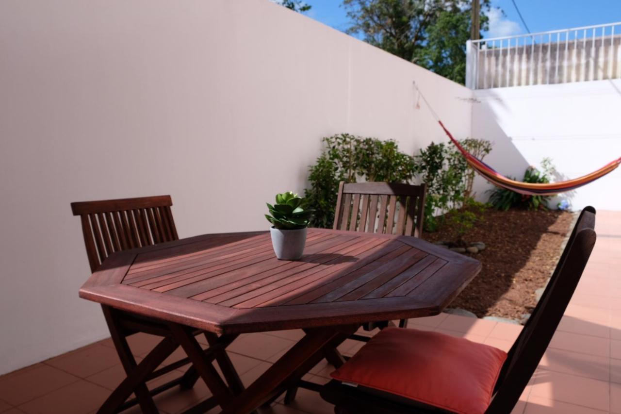 A Casa Do Terraco Apartment ปอนตาเดลกาดา ภายนอก รูปภาพ