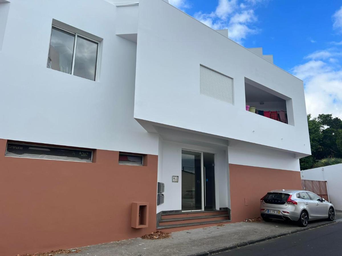 A Casa Do Terraco Apartment ปอนตาเดลกาดา ภายนอก รูปภาพ