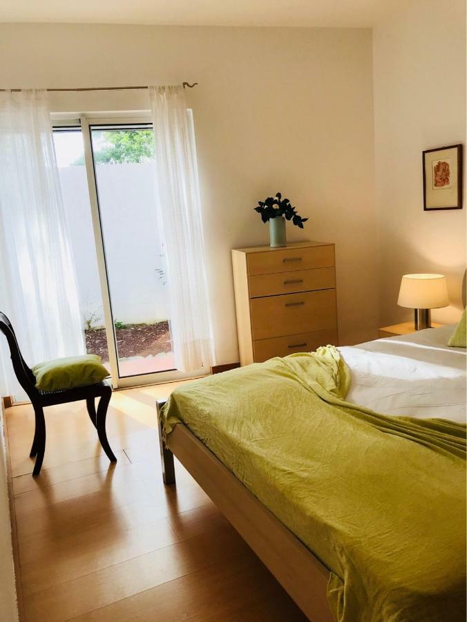 A Casa Do Terraco Apartment ปอนตาเดลกาดา ภายนอก รูปภาพ
